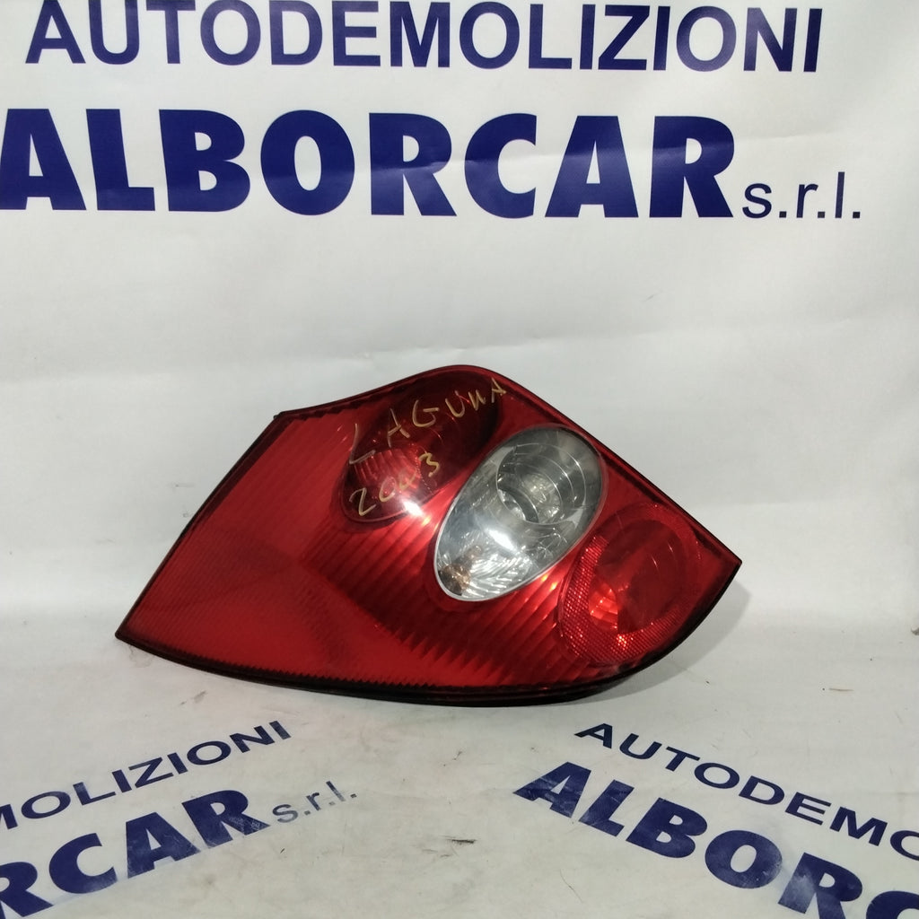 Renault Laguna left tail light year 2003 code: 8200002471 (sf9p1)