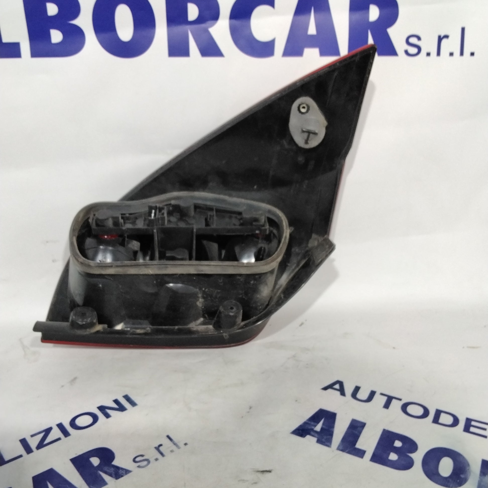 Renault Laguna right tail light year 2003 code: 8200002472 (sf9p1)