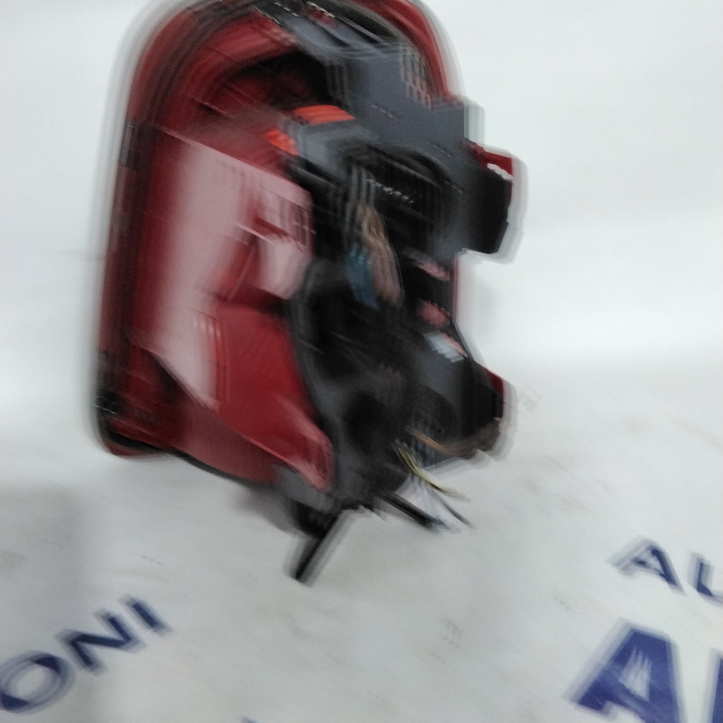Left tail light mini cooper year 2007 code: 0337300