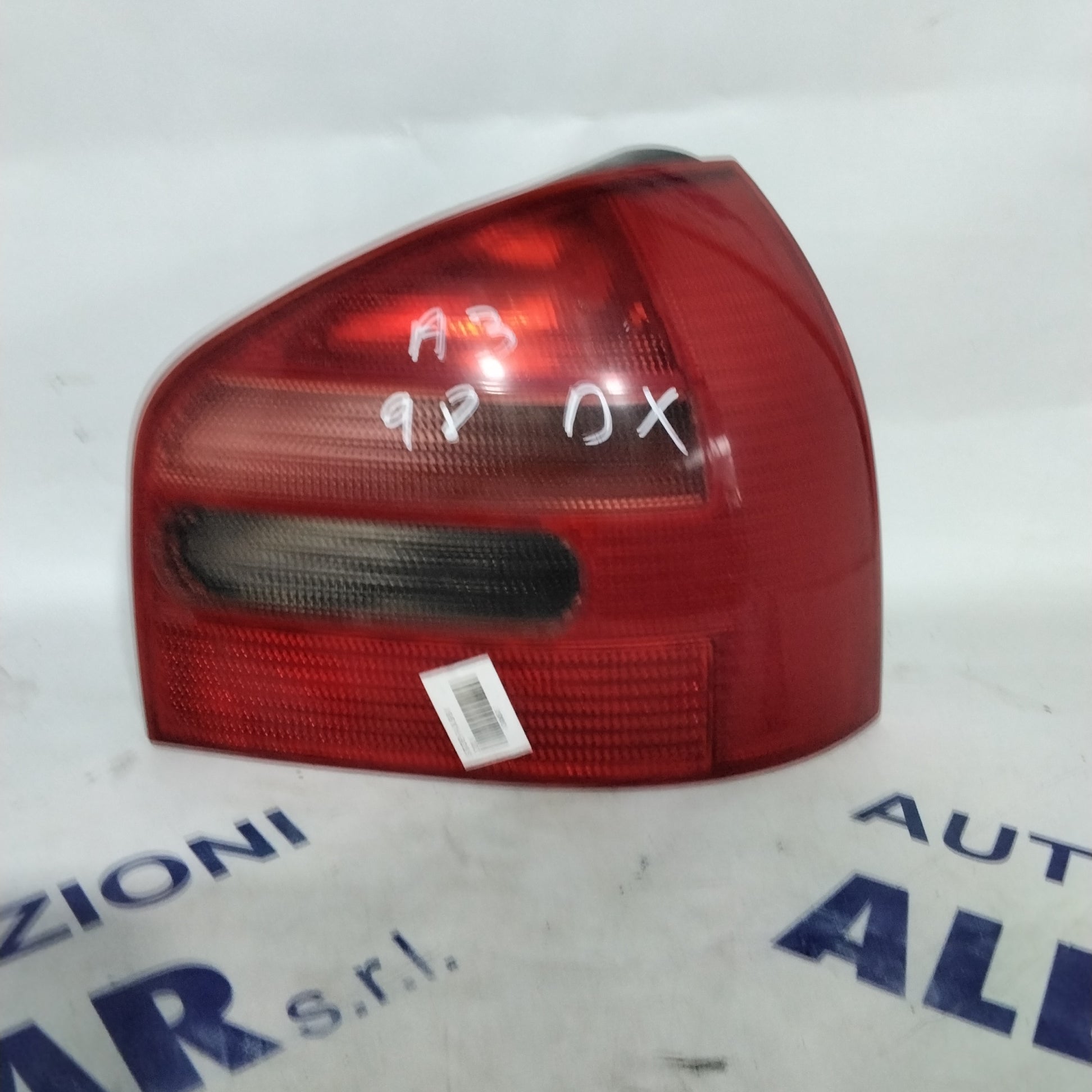 right stop light Audi A3 year 1998 code 8L0945096
