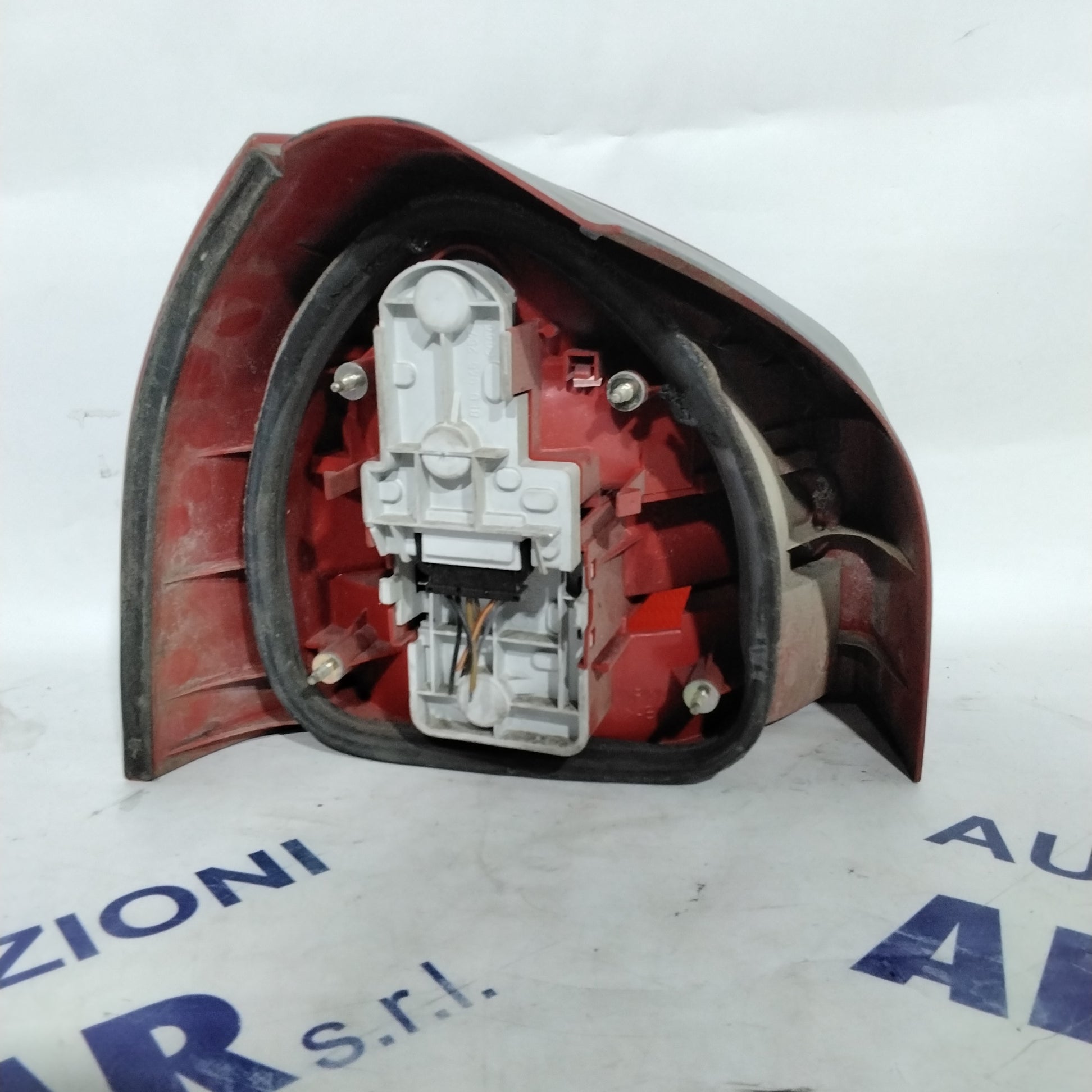right stop light Audi A3 year 1998 code 8L0945096