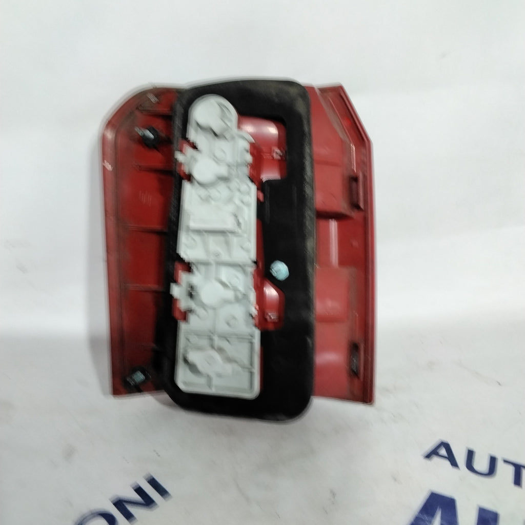 right stop light Audi A2 year 2004 code 286602