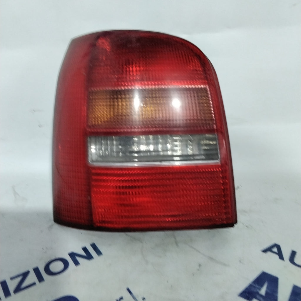 left tail light Audi A4 year 1998 code 8D9945095D