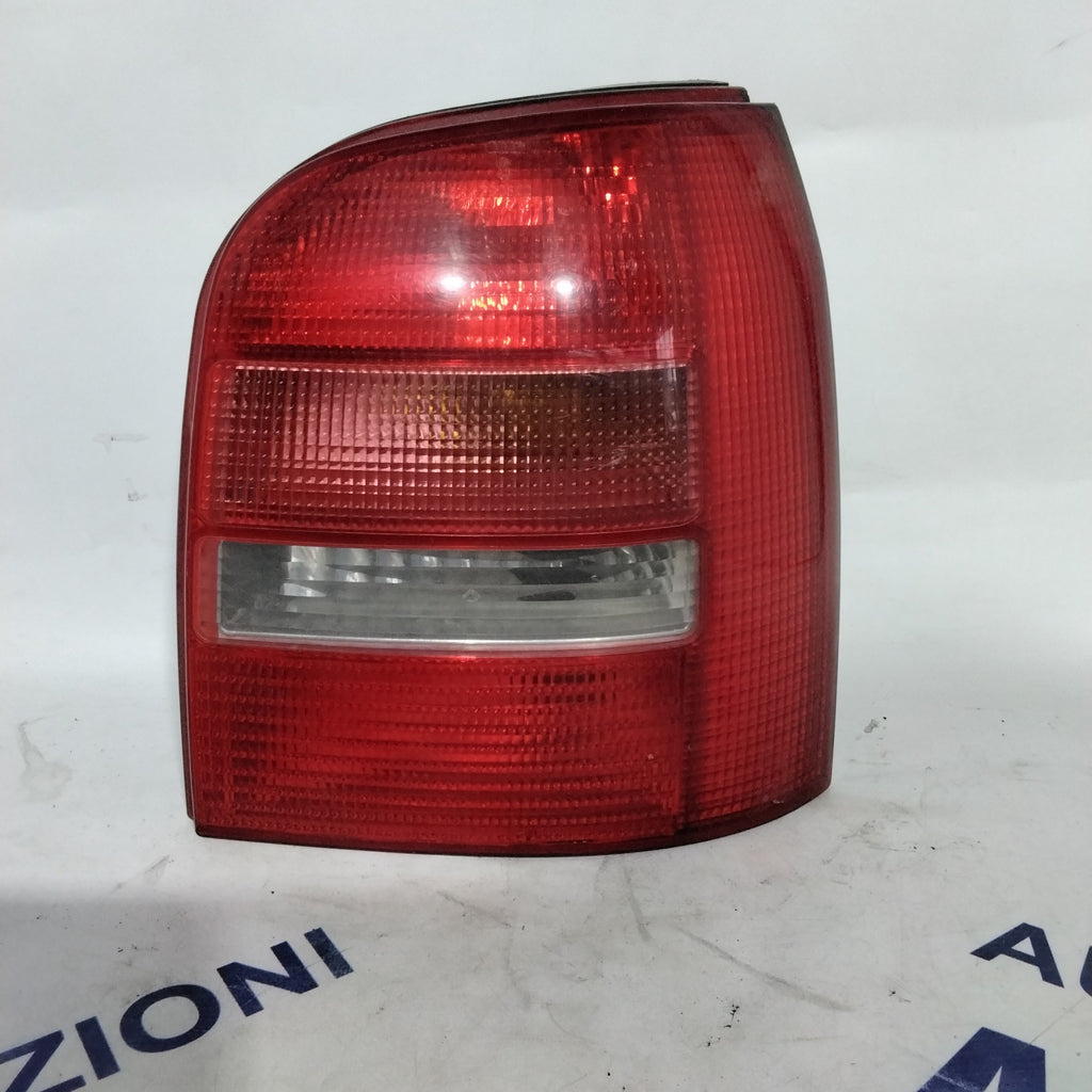 fanale stop destro audi A4  anno 1998 codice 8D9945096C