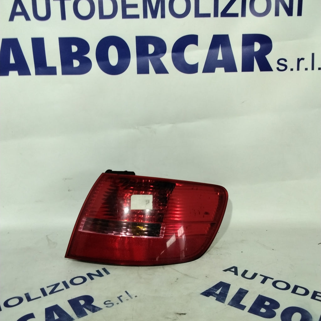 right taillight Audi A6 year 2006 code 89036920