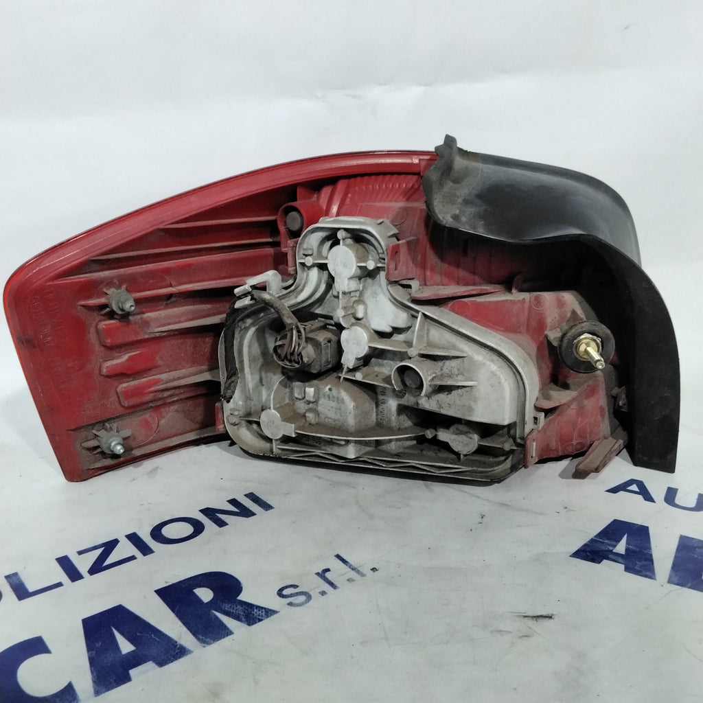 Right stop light Audi A3 3 doors year 2004 code 8P095096023S