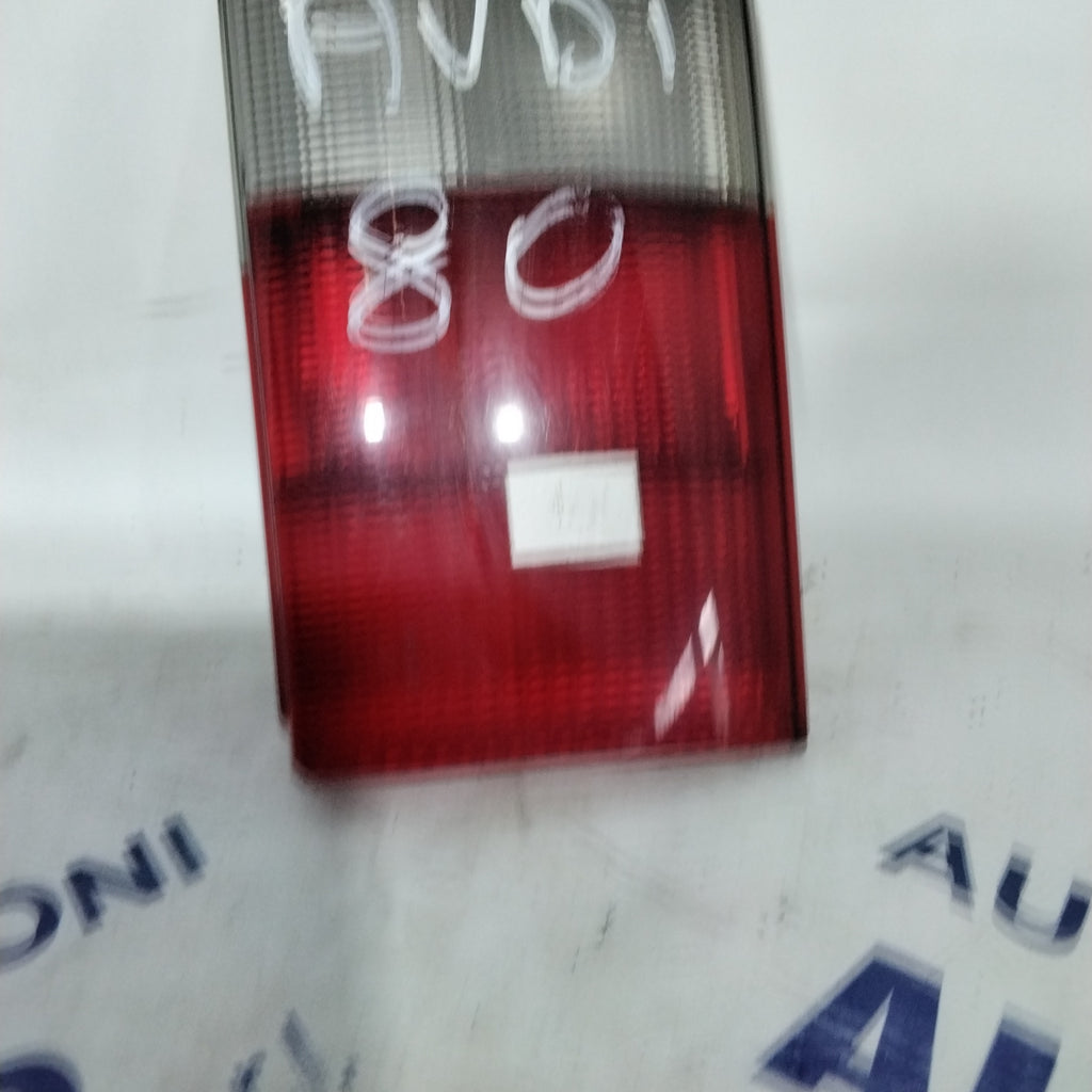 left stop light Audi 80 year 1996 part number 8A09450931