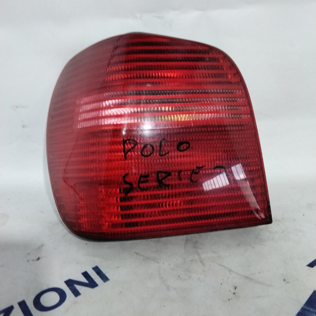 Volkswagen Polo left tail light year 2000 code: 6N0945257B (sf9p3)