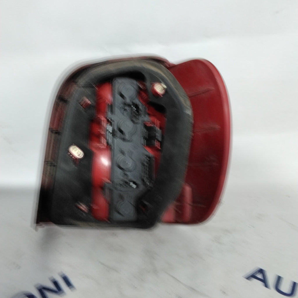 Volkswagen Polo left tail light year 2000 code: 6N0945257B (sf9p3)