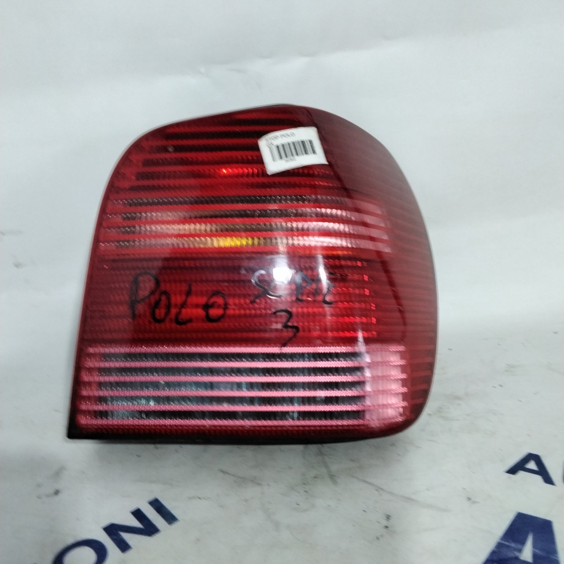 Volkswagen Polo right rear light year 2000 code: 6N0945257B (sf9p3)