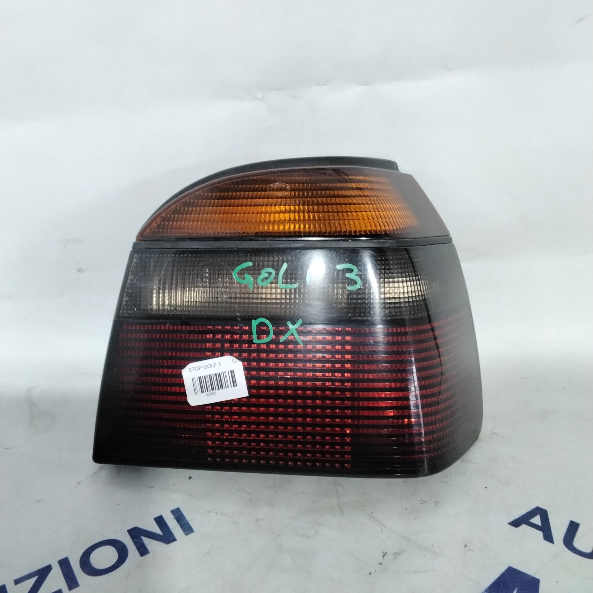 Volkswagen Golf 3 right tail light year 1996 code: 1H6945112B (sf9p3)