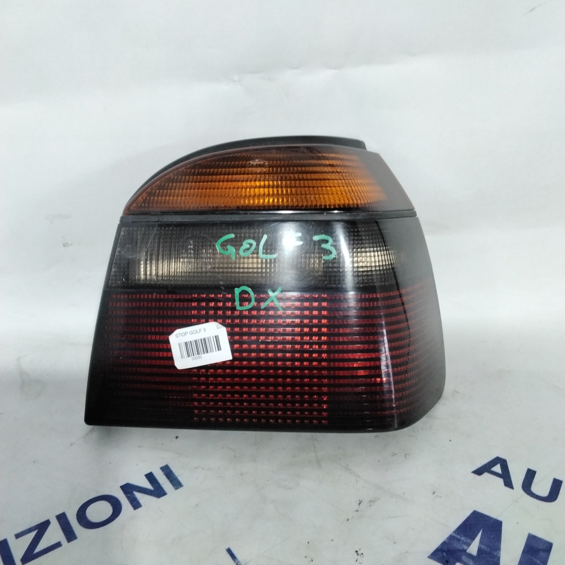 Volkswagen Golf 3 right tail light year 1996 code: 1H6945112B (sf9p3)