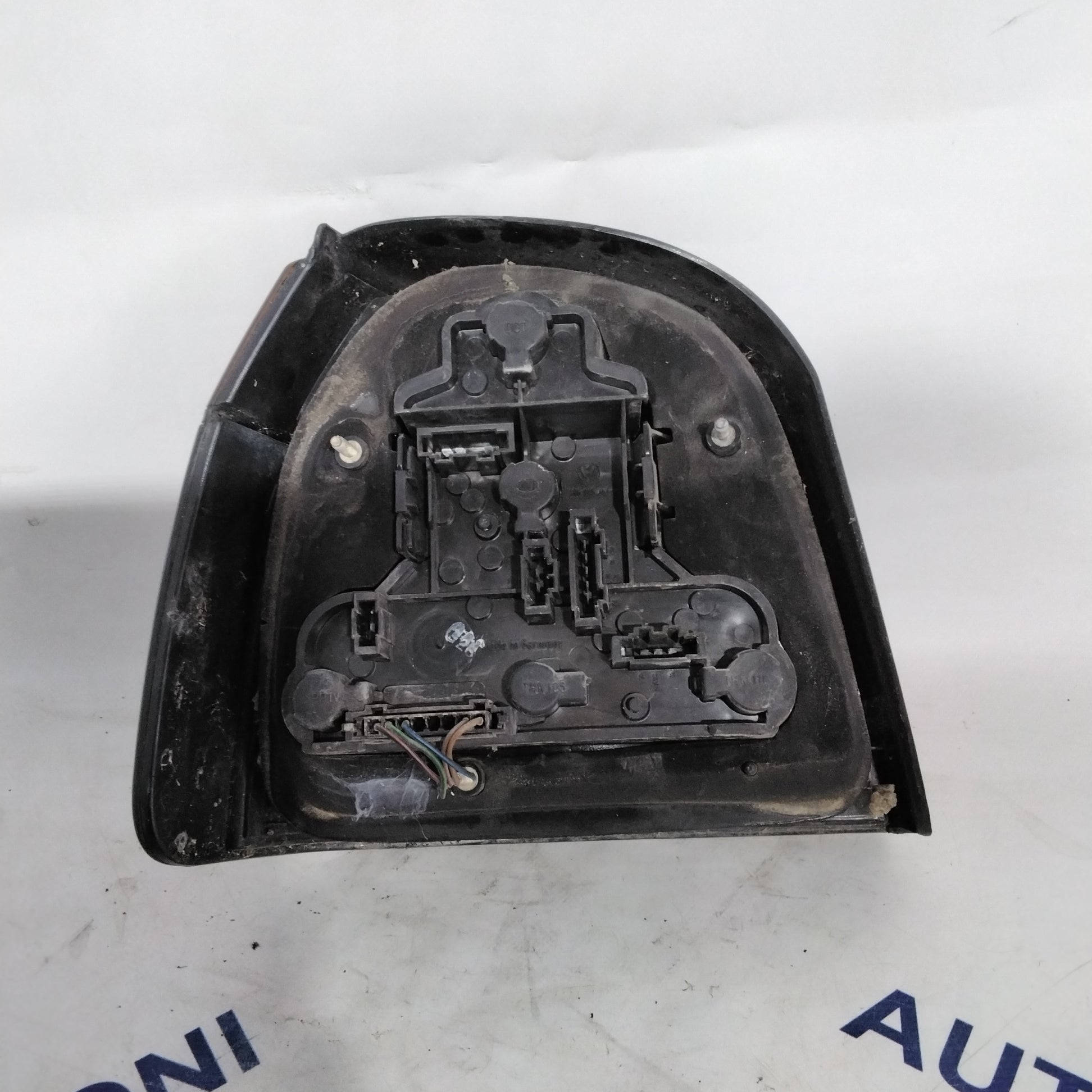 Volkswagen Golf 3 right tail light year 1996 code: 1H6945112B (sf9p3)