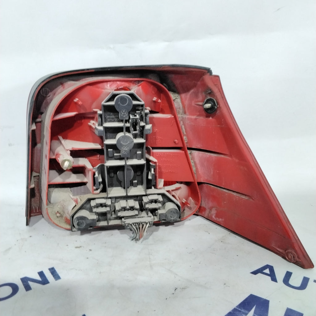 Volkswagen Golf 4 left tail light, year 2002, code: 37750719 (sf9p3)