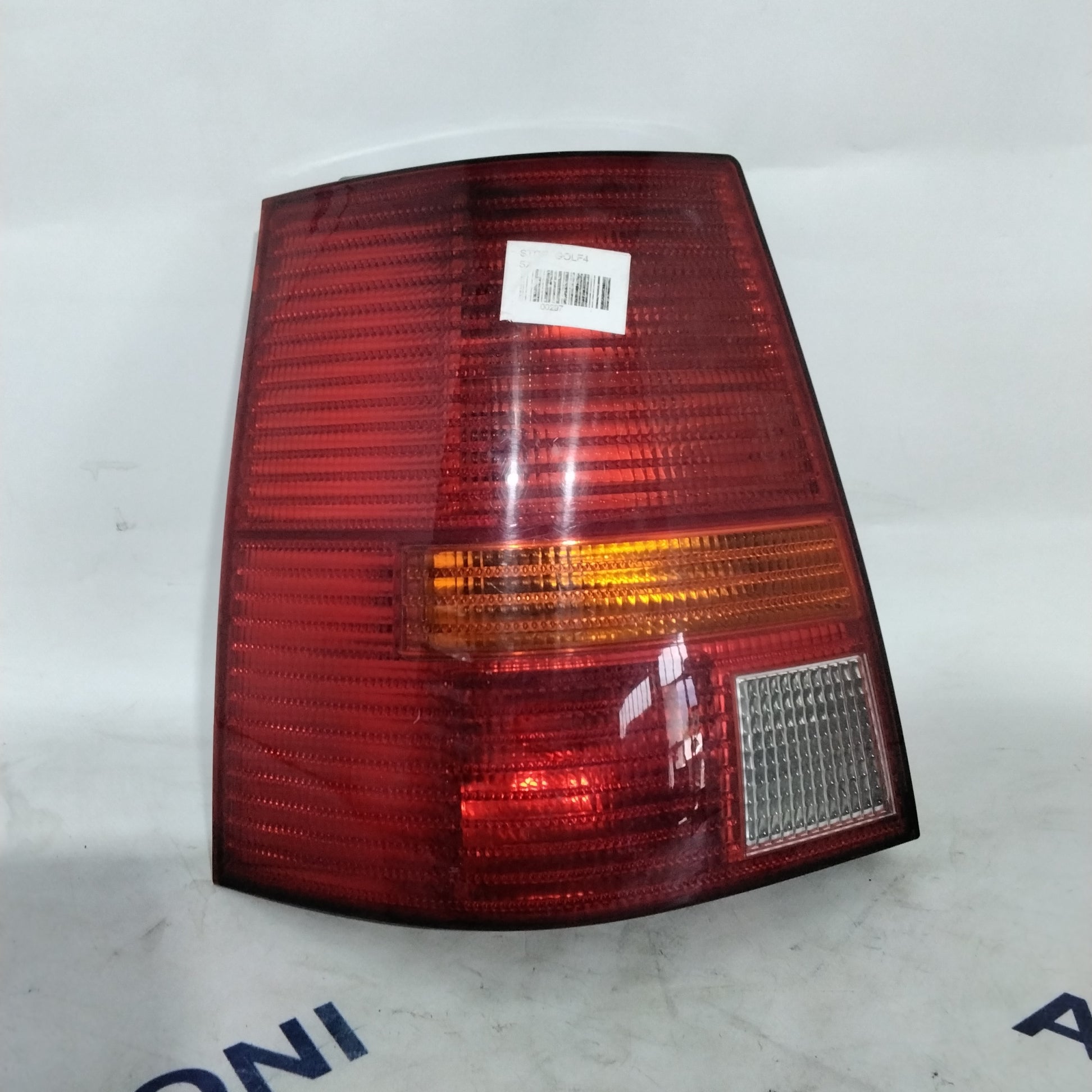Taillight Volkswagen Golf 4 Variant left year 2002 code: 1J9945257A (sf9p3)