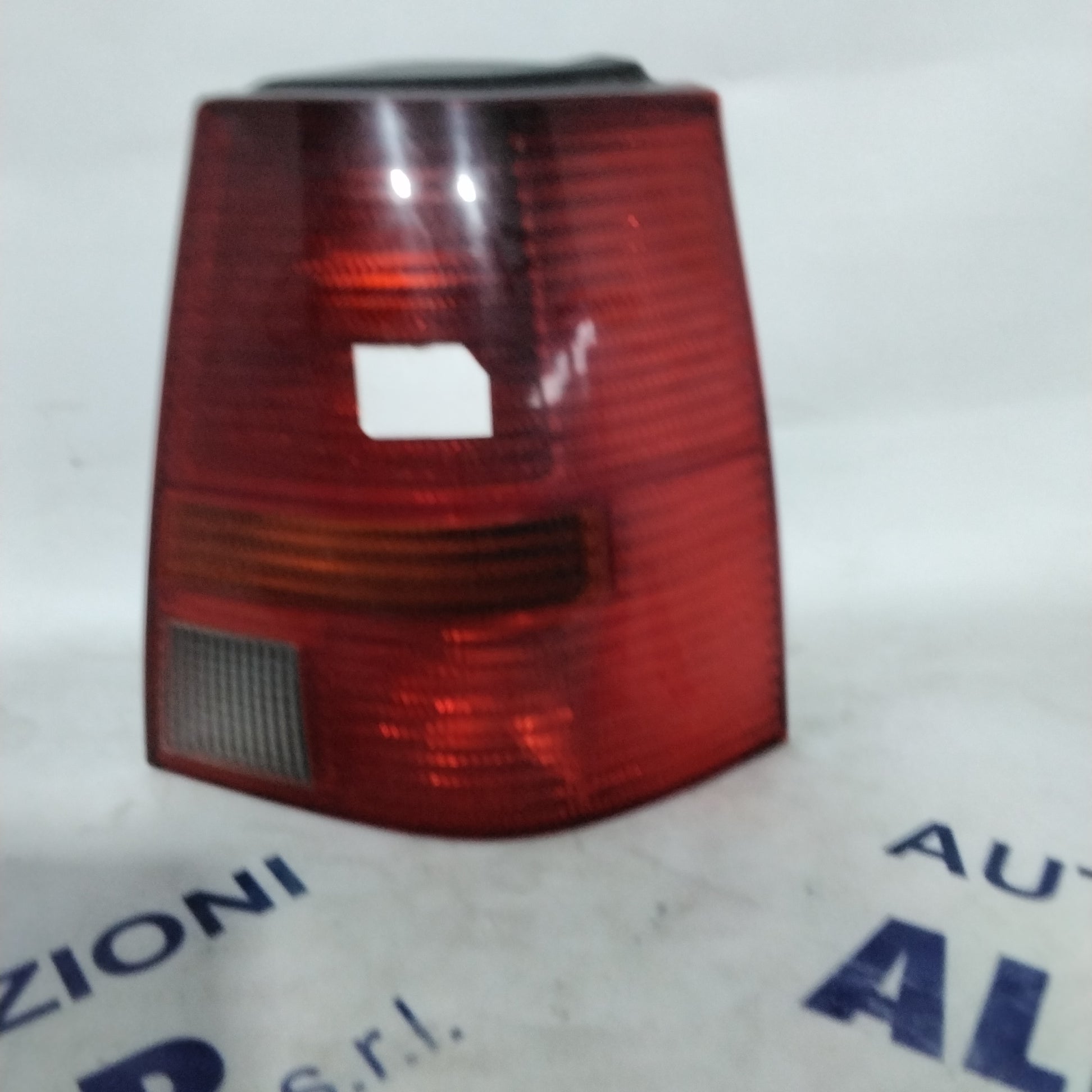Tail light Volkswagen Golf 4 Variant right year 2002 code: 1J9945258A (sf9p3)