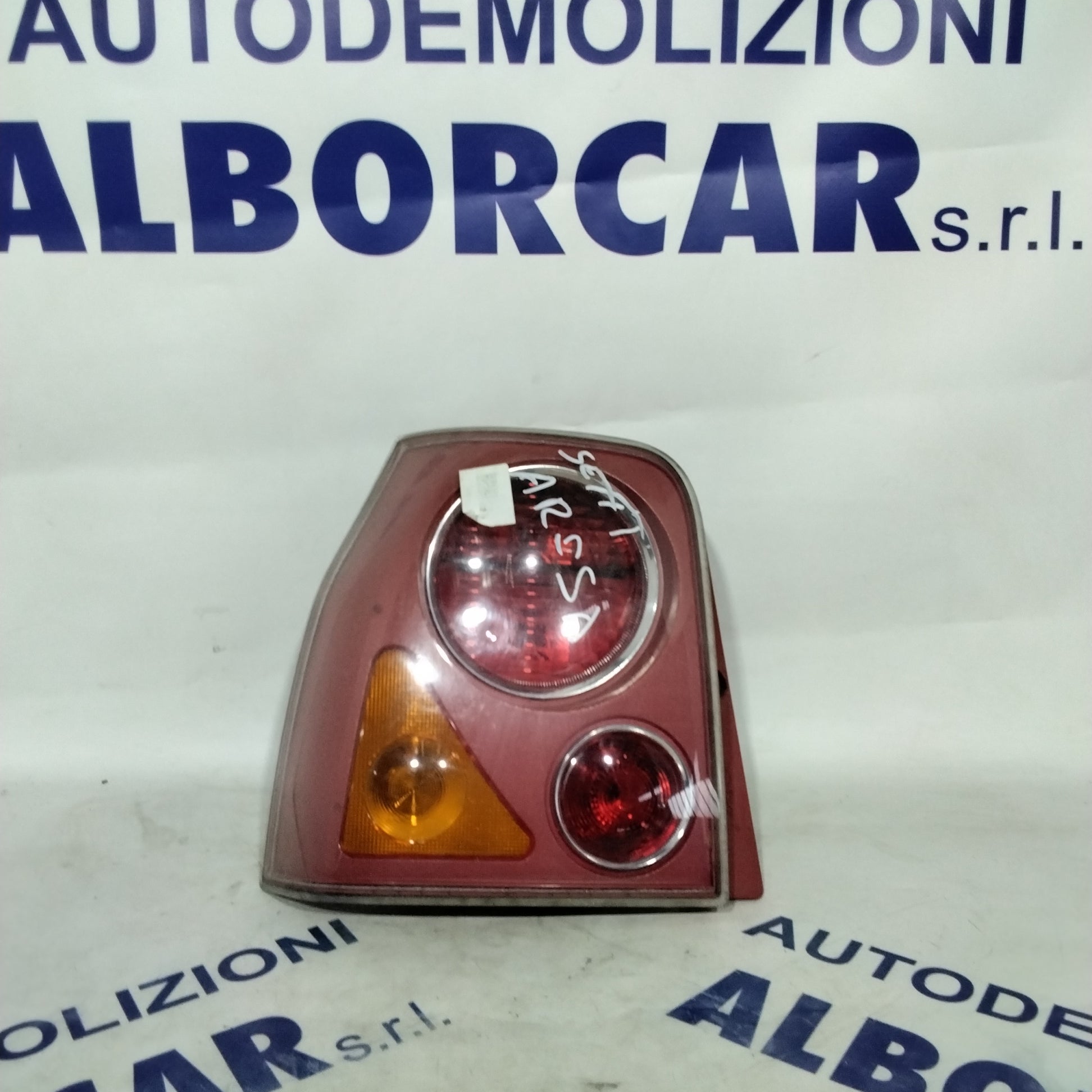 Seat Arosa left brake light year 2002 code: 6H0945095M (sf9p3)