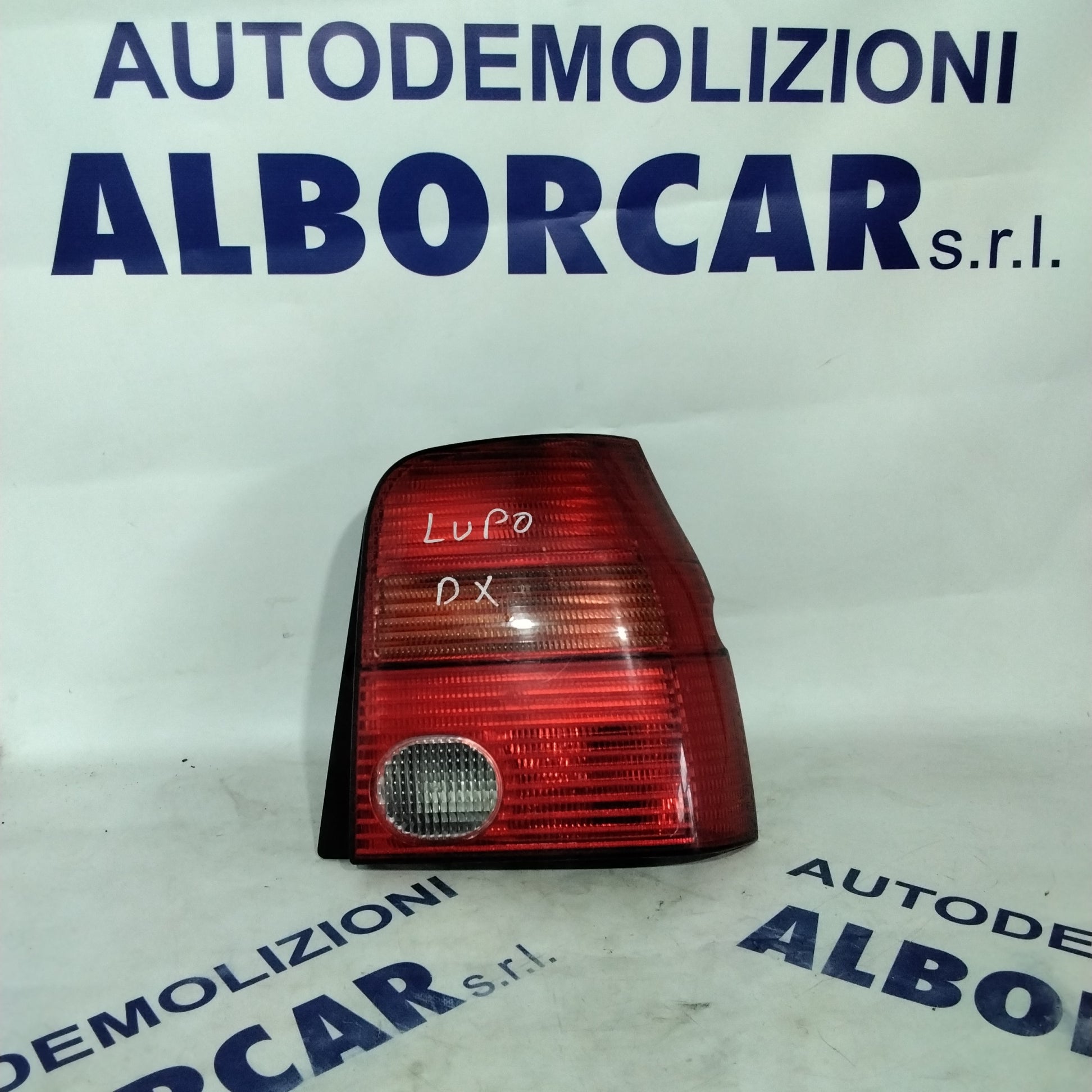 Right rear light Volkswagen Lupo year 2001 code: 38020748 (sf9p3)