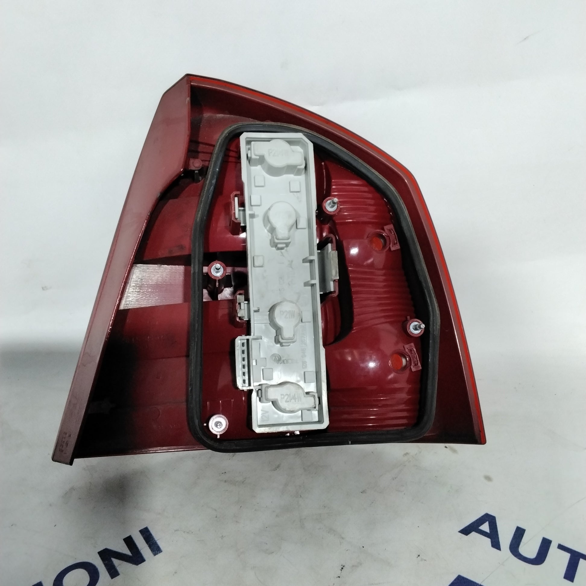 Skoda Octavia left rear light year 2005 code: 1Z5945095A (sf9p3)