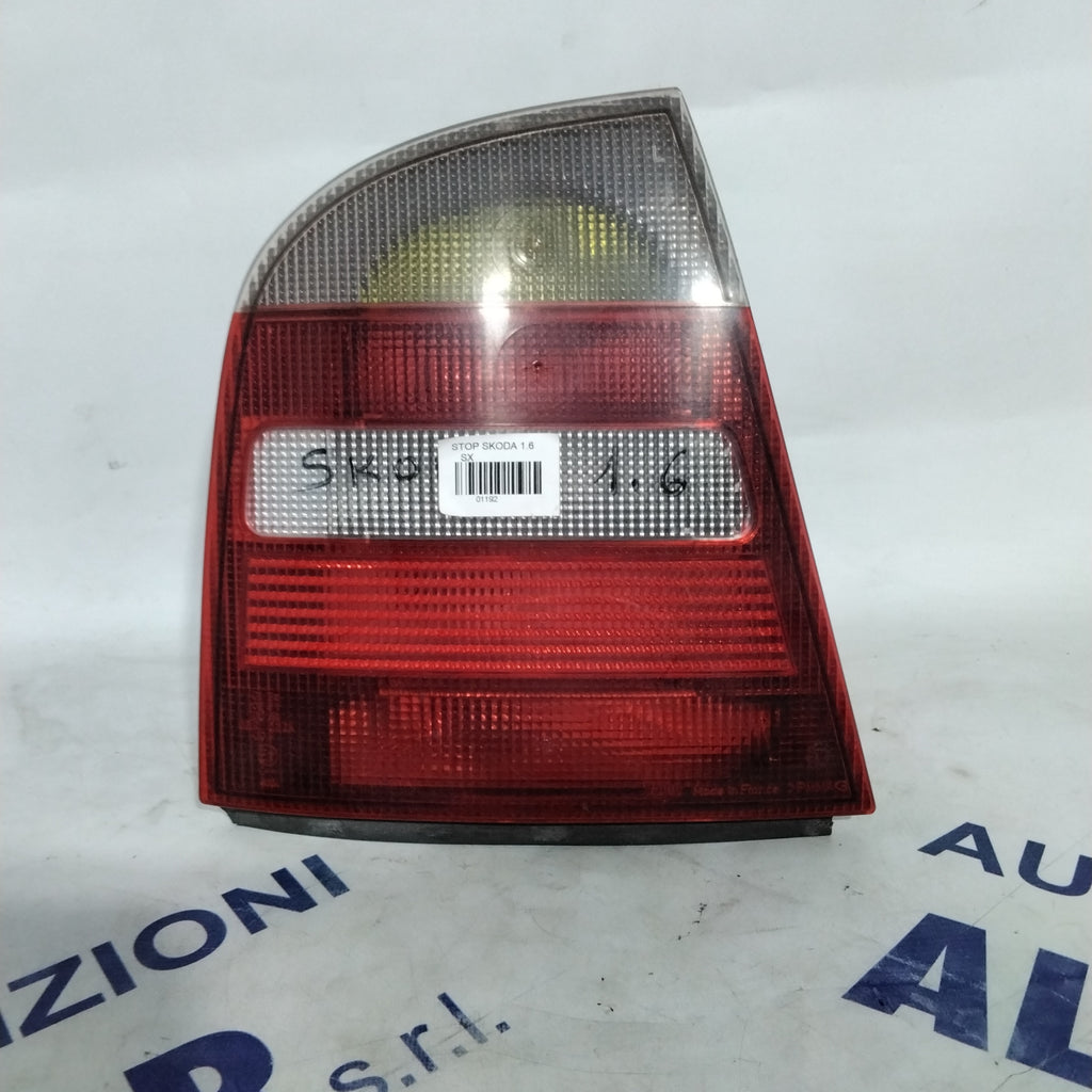 Skoda Octavia sedan left tail light year 2004 code: 1U6945111 (sf9p3)