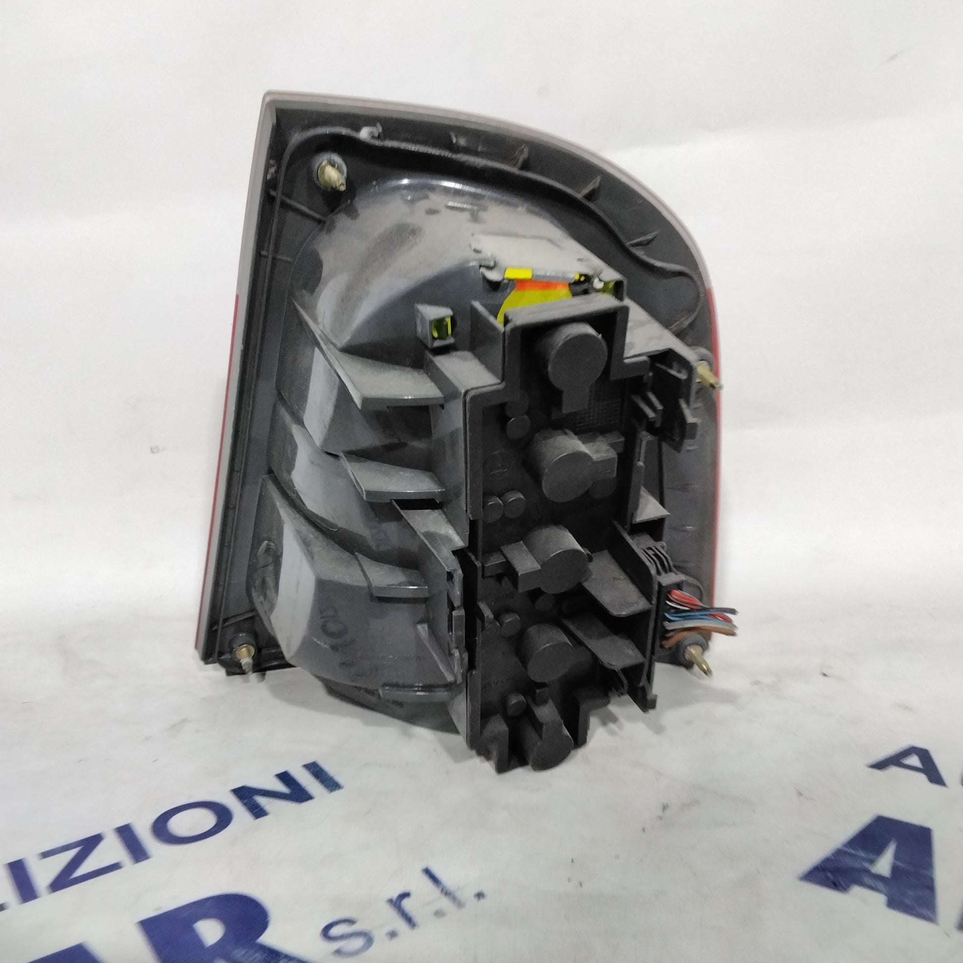 Skoda Octavia sedan left tail light year 2004 code: 1U6945111 (sf9p3)