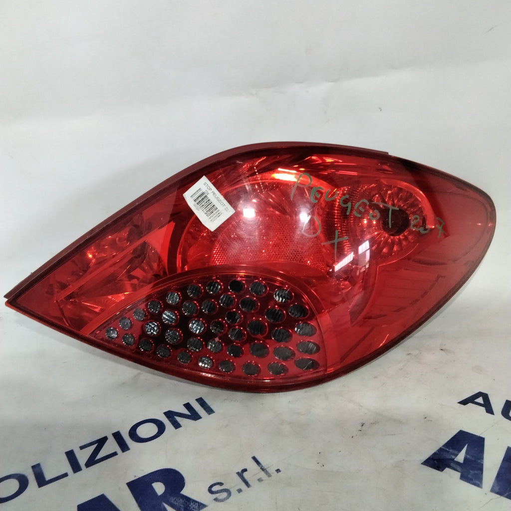 Peugeot 207 right tail light year 2008 code: 9649986580 (sf9p4)
