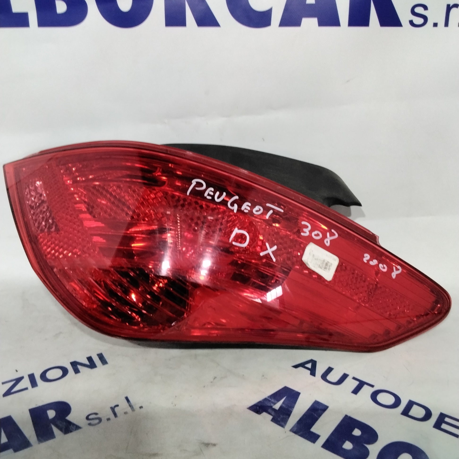 Peugeot 208 right rear light, year 2008, part number: 9680425680 (sf9p4)