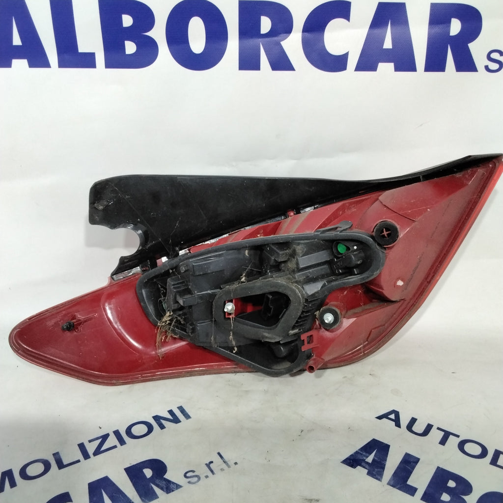 Peugeot 208 right rear light, year 2008, part number: 9680425680 (sf9p4)