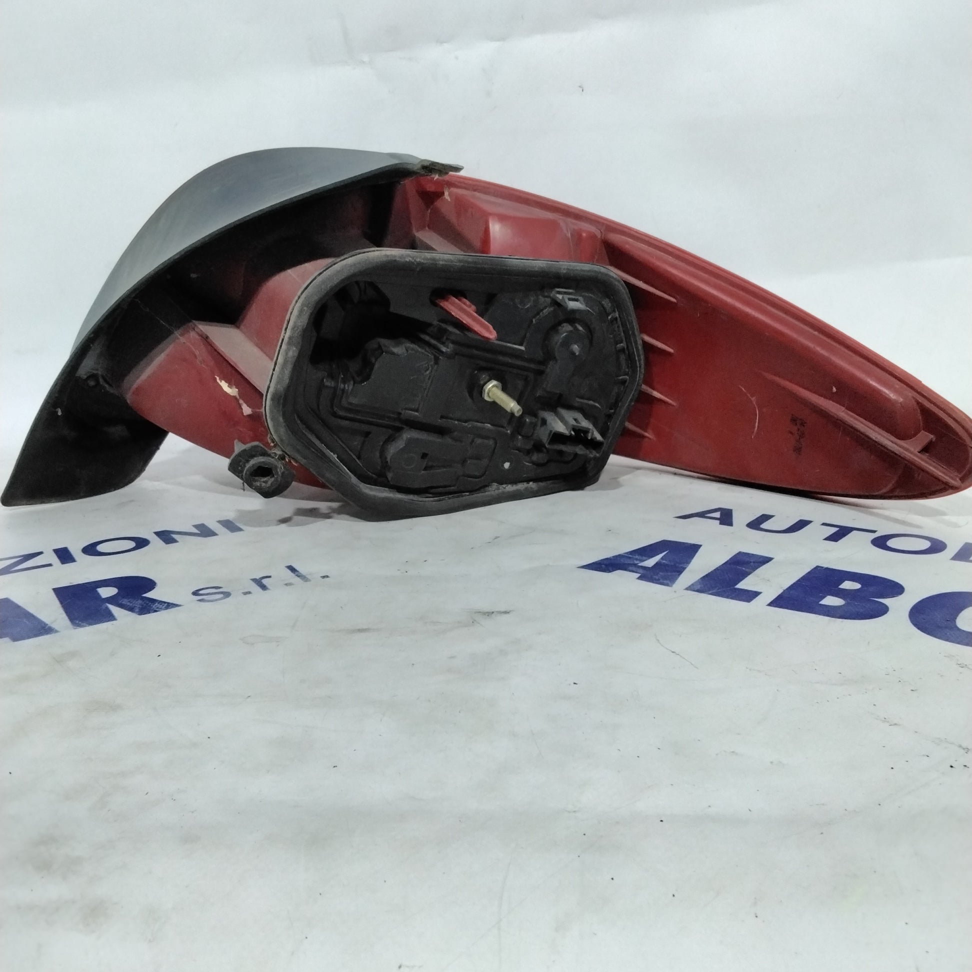 Taillight Peugeot 206 left side year 2003 (sf9p4)