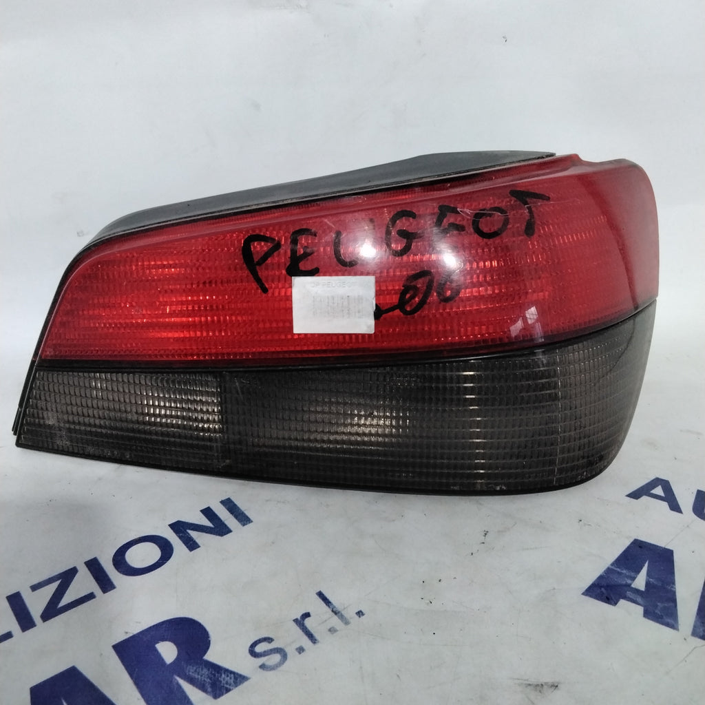 Peugeot 306 sedan right tail light year 1998 code: 2321D1 (sf9p4)
