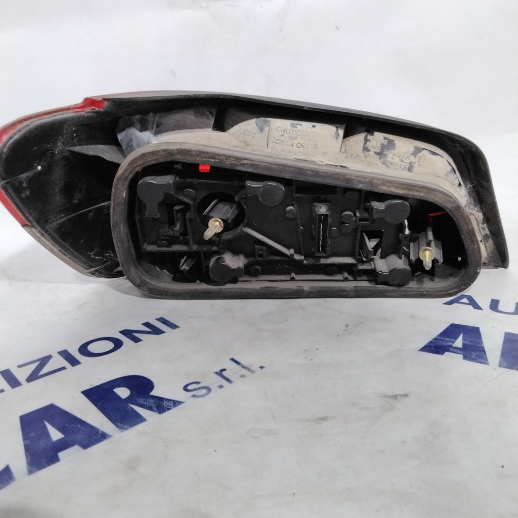 Peugeot 306 sedan right tail light year 1998 code: 2321D1 (sf9p4)