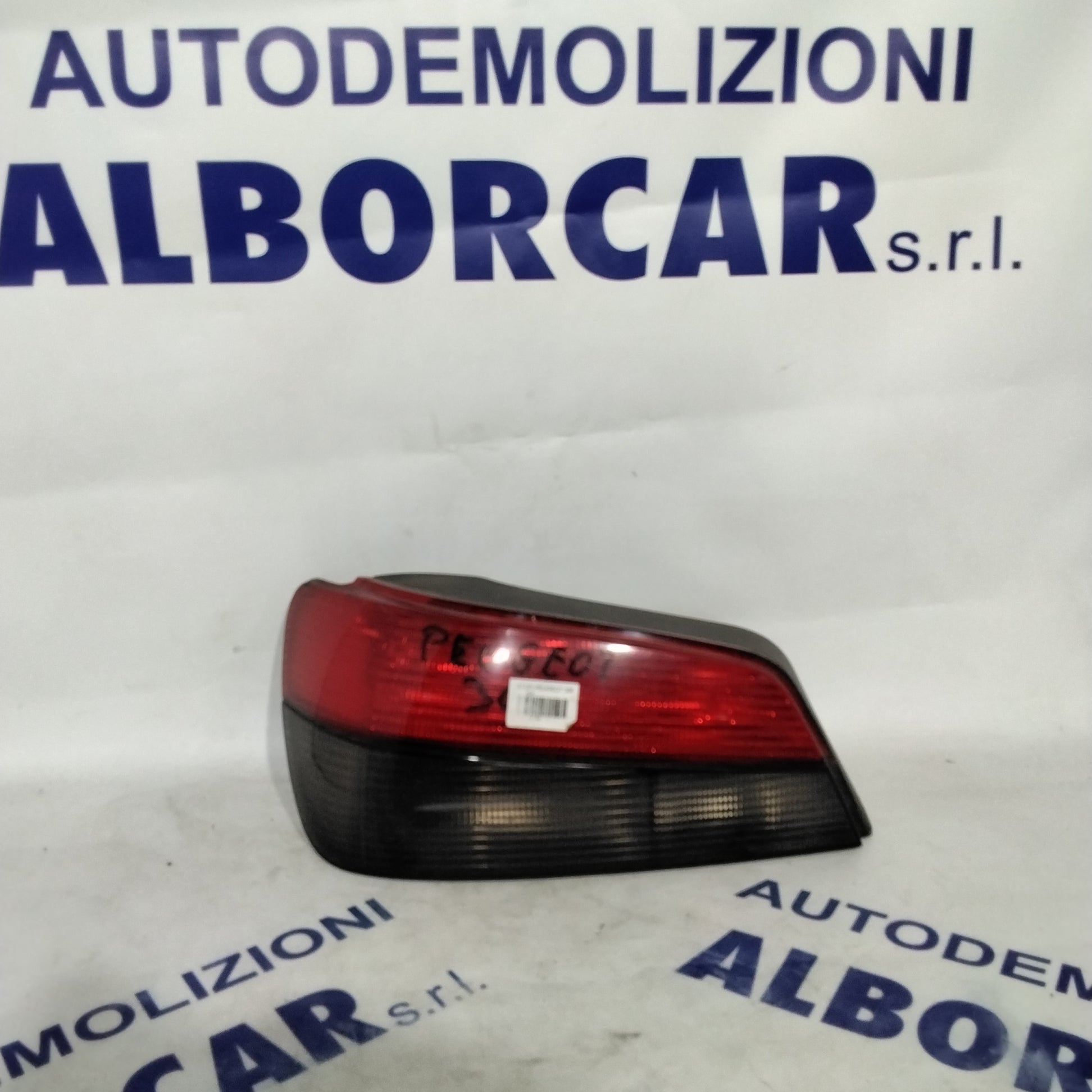 Peugeot 306 rear left tail light year 1998 code: 2321G1 (sf9p4)