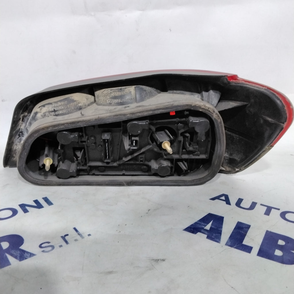 Peugeot 306 rear left tail light year 1998 code: 2321G1 (sf9p4)