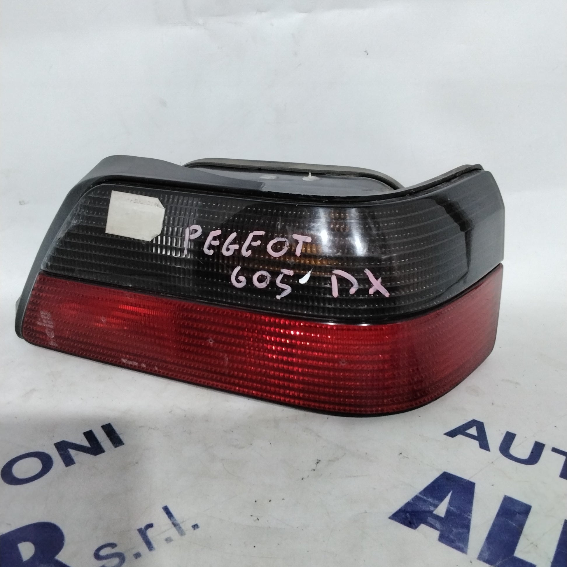 Fanale stop peugeot 605 destro anno 1996 codice: 2241D (sf9p3)