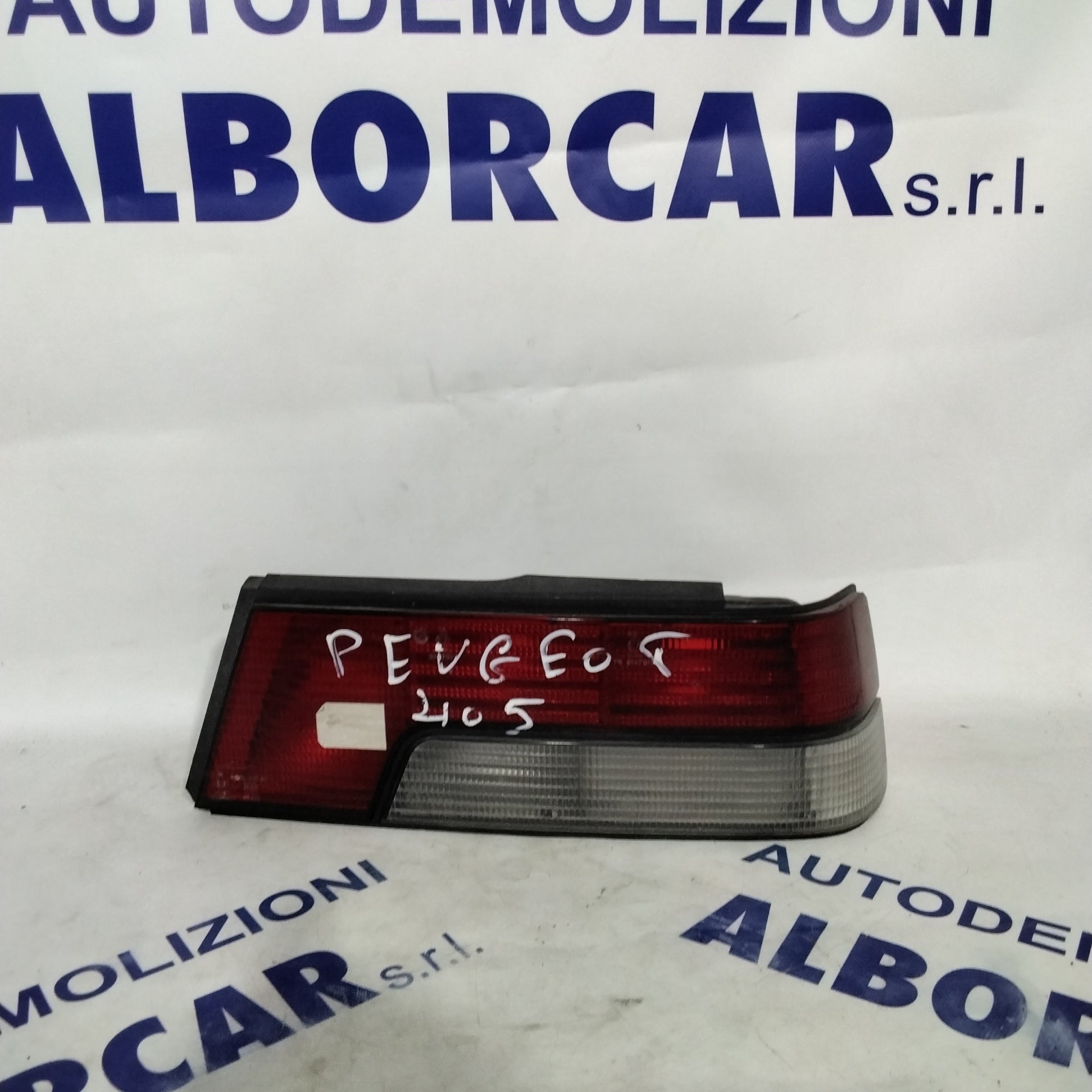 Peugeot 405 right tail light year 1993 code: 6751222 (sf9p4)