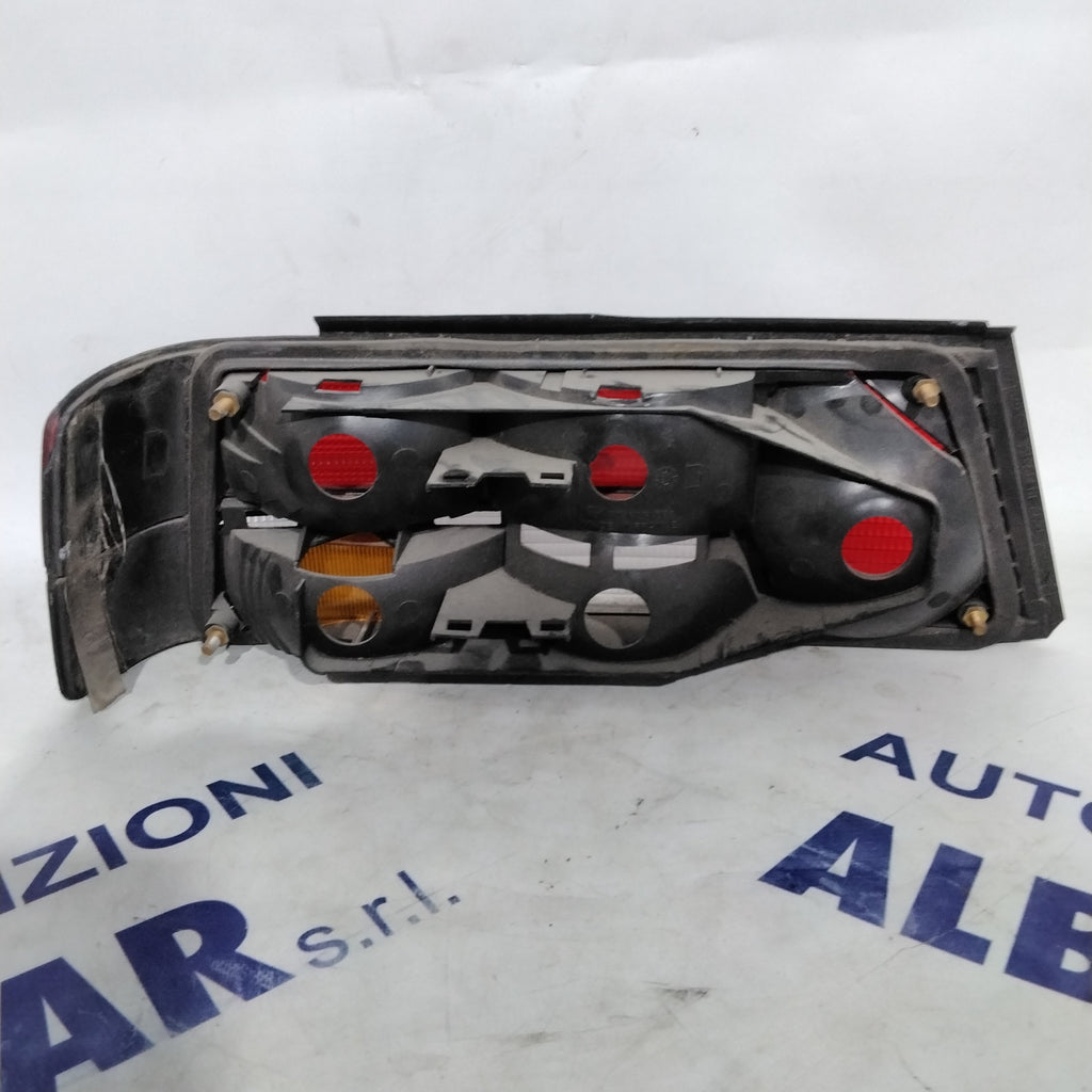 Peugeot 405 right tail light year 1993 code: 6751222 (sf9p4)