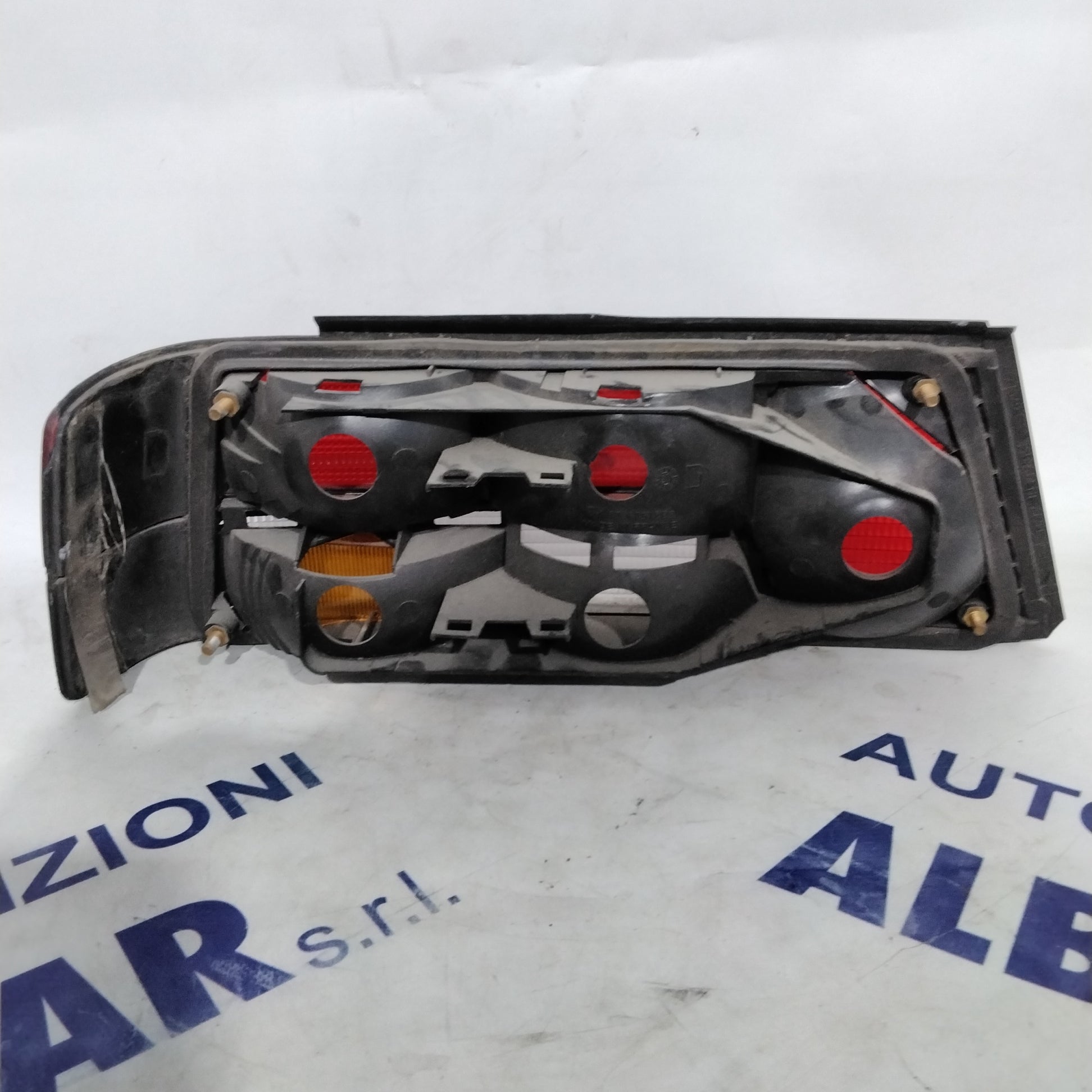Peugeot 405 right tail light year 1993 code: 6751222 (sf9p4)
