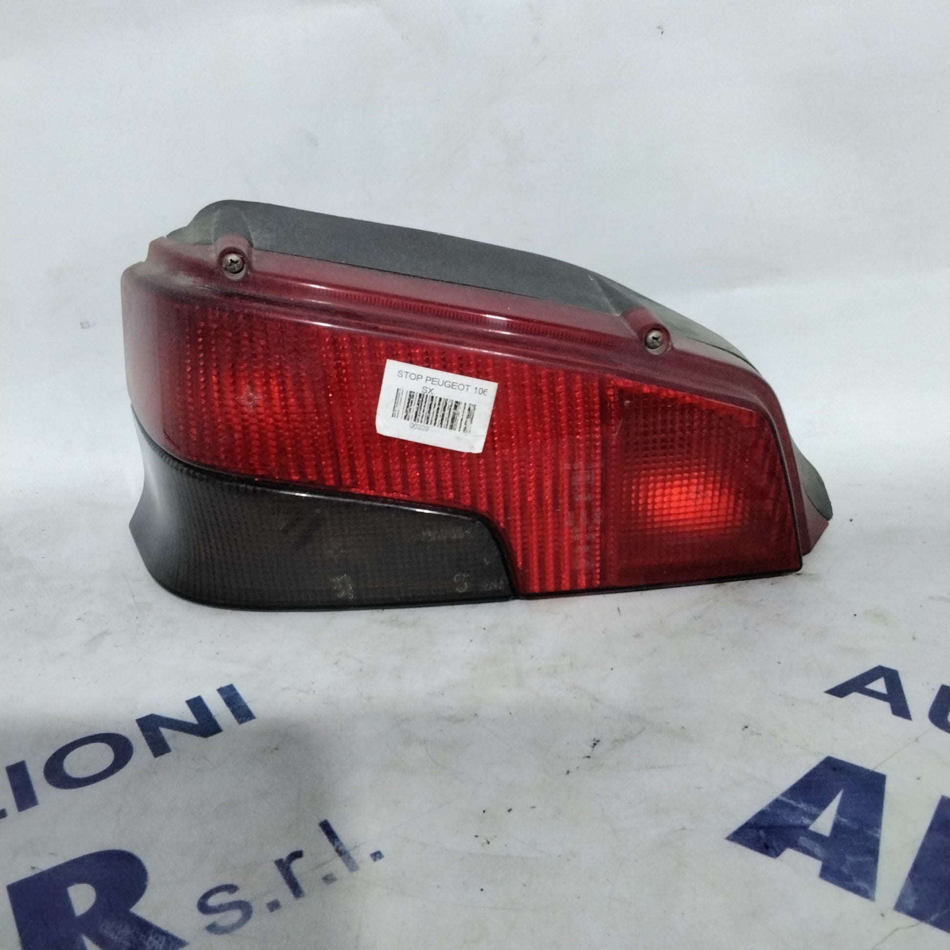Tail light stop Peugeot 106 left year 1997 (sf9p4)