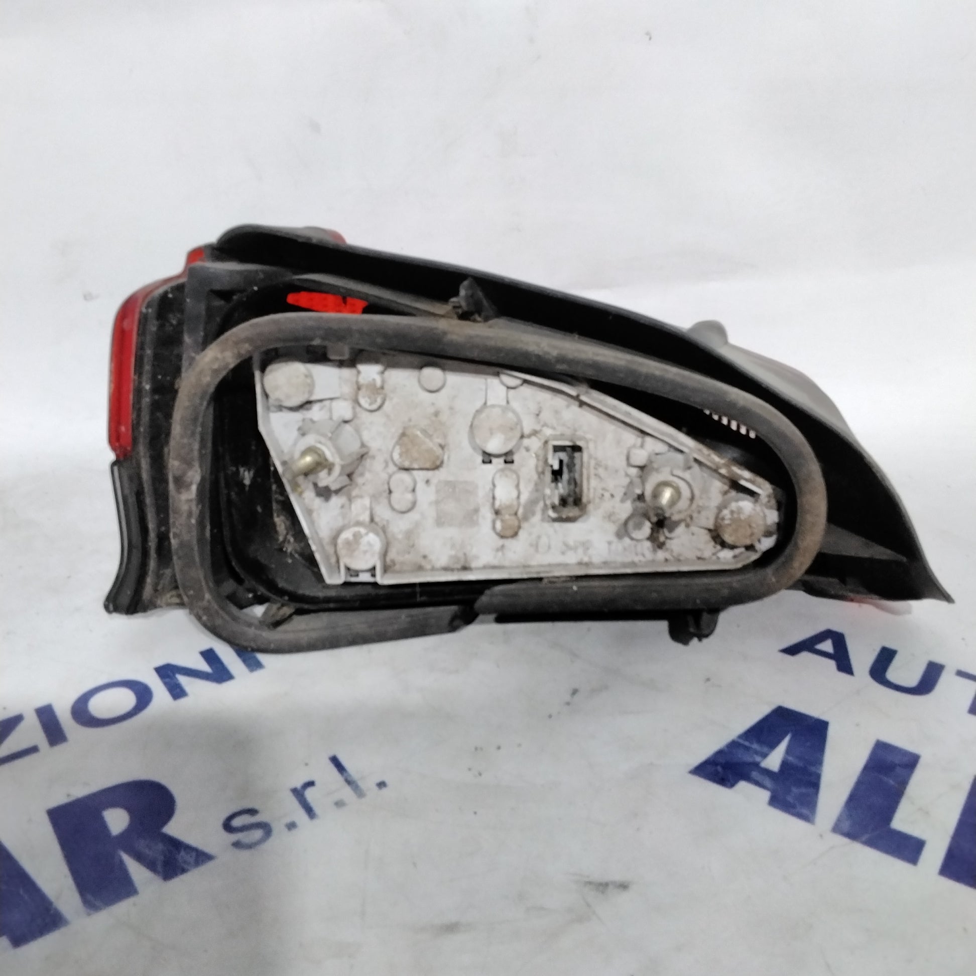 Peugeot 106 right tail light 1997 (sf9p4)