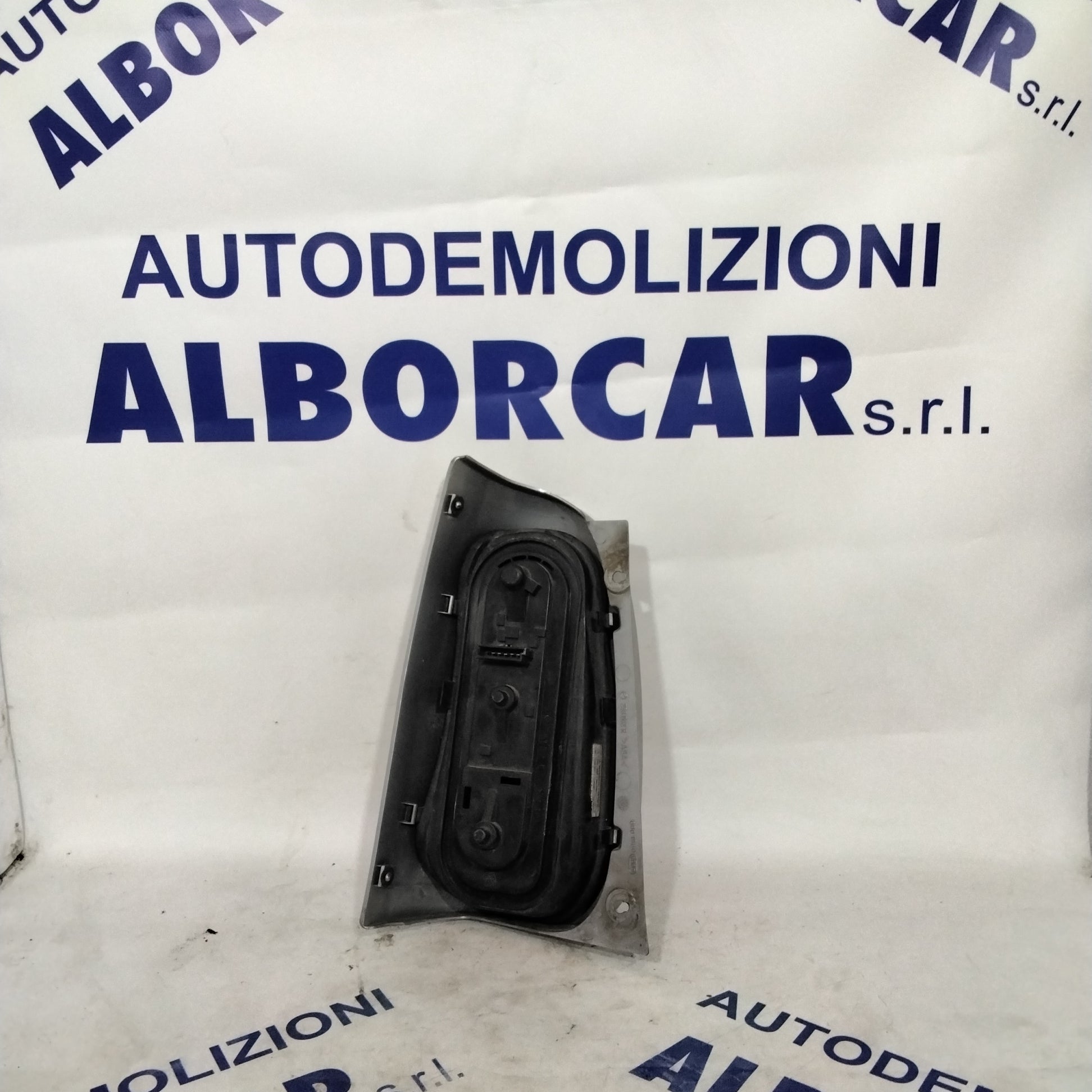 Fanale stop smart destro cilindrata: 600 benzina colori: nero e grigio codice: 253042R anno: 1999-2004 (sf9p3)