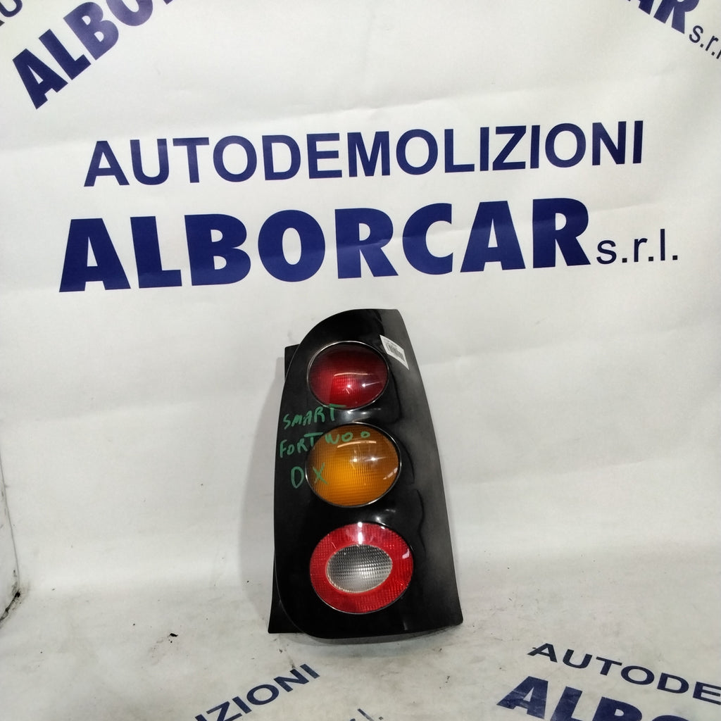 Fanale stop smart destro cilindrata: 600 benzina colori: nero e grigio codice: 253042R anno: 1999-2004 (sf9p3)
