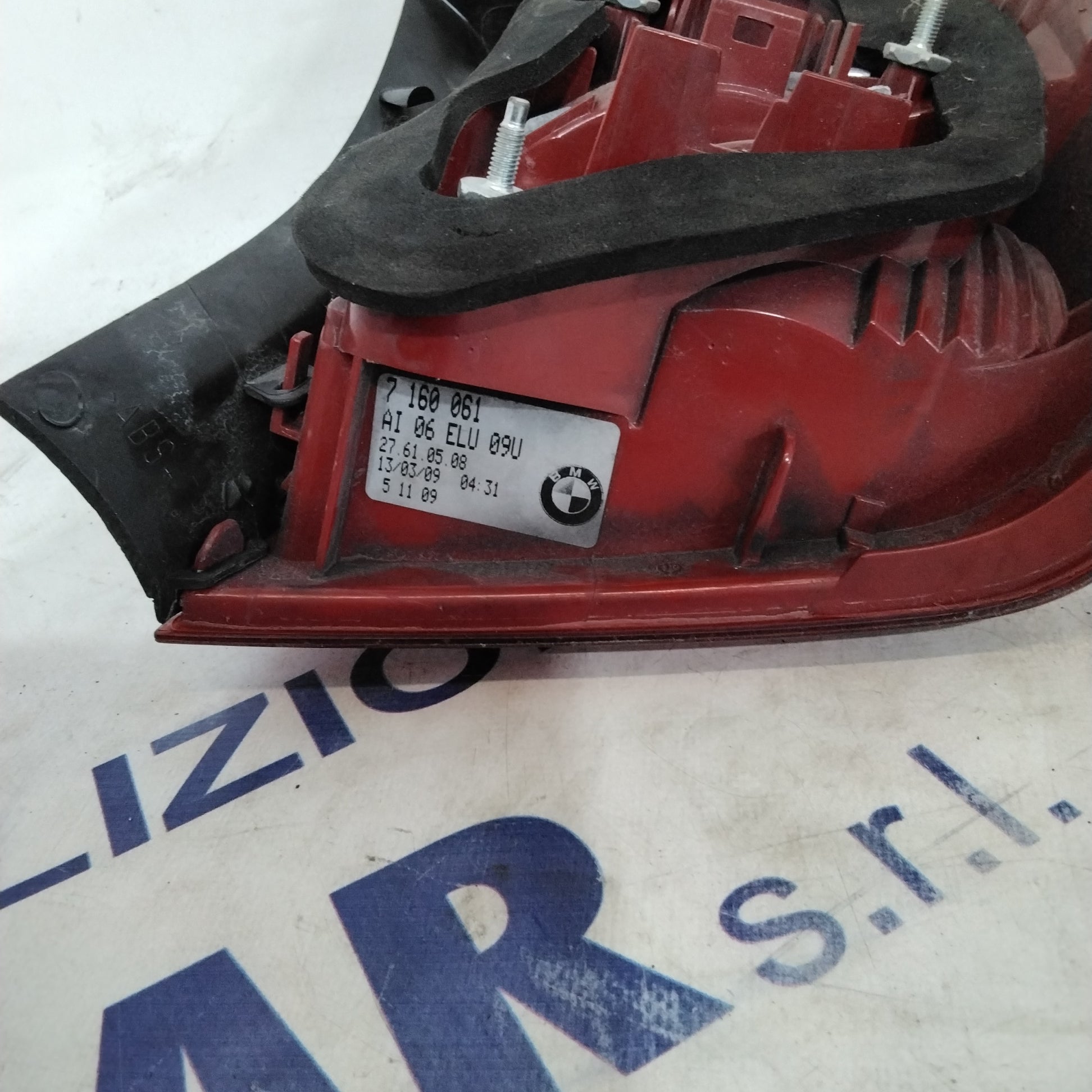 BMW 320 E91 left tail light year: 2002-2008 code: 7160061 (sf10p1)