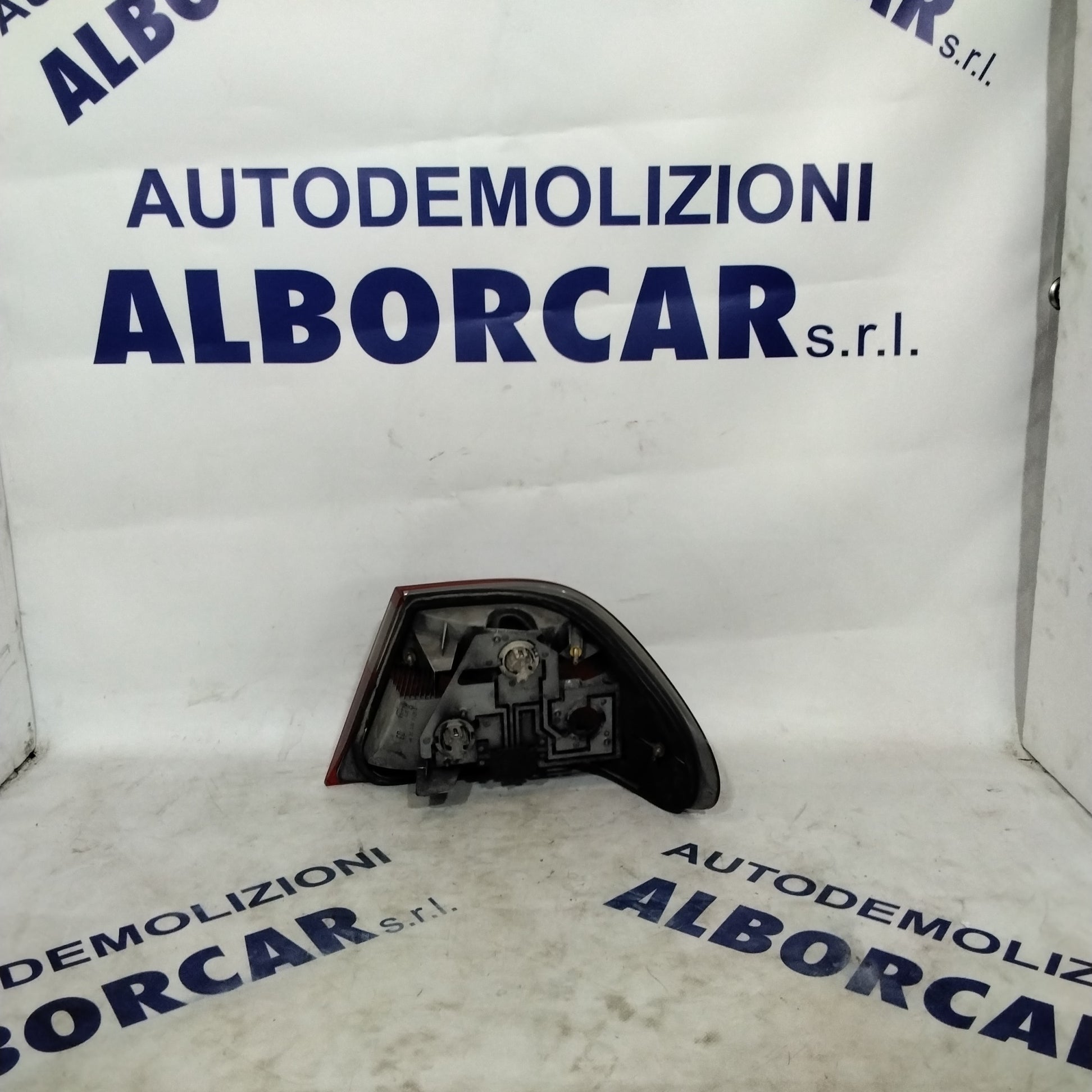 Mercedes E 270 class right tail light year: 1998-2004 part number: A2108203364/ A2108202264 (sf10p1)