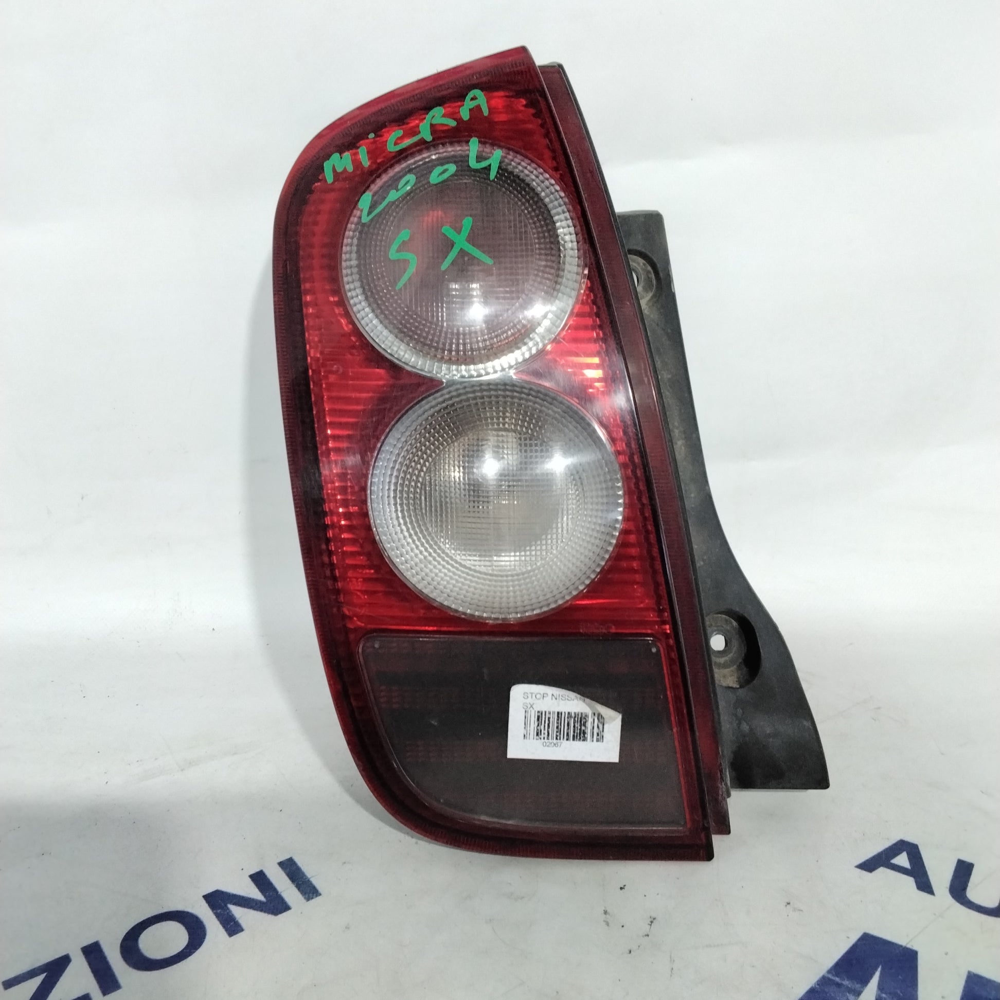 Nissan Micra 2004 left tail light (sf10p1)