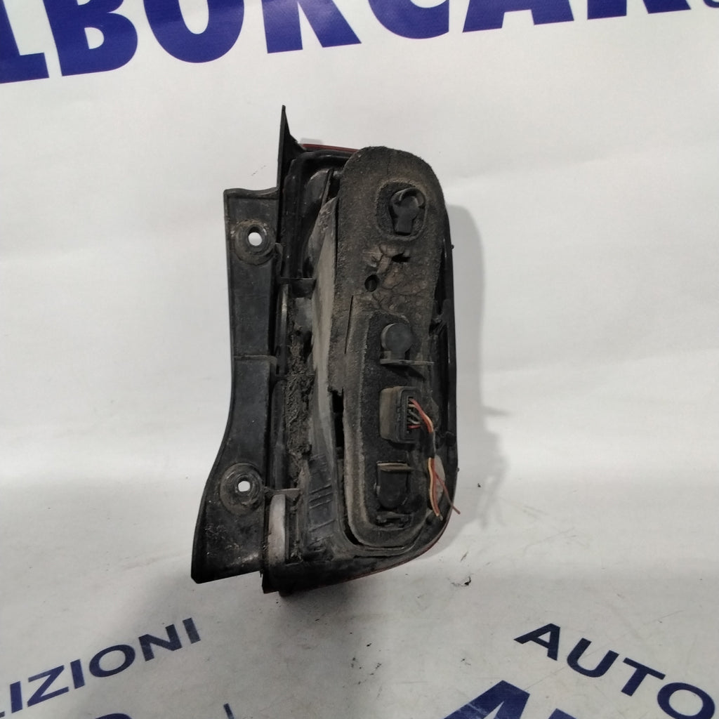 Nissan Micra 2004 left tail light (sf10p1)