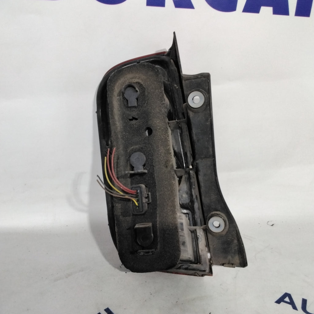 Nissan Micra right tail light year 2004 (sf10p1)