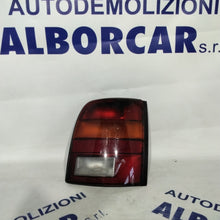 Carica l&#39;immagine nel visualizzatore di Gallery, Fanale stop nissan micra destro anno 2001 (sf10p1)
