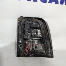 Carica l&#39;immagine nel visualizzatore di Gallery, Fanale stop nissan micra destro anno 2001 (sf10p1)
