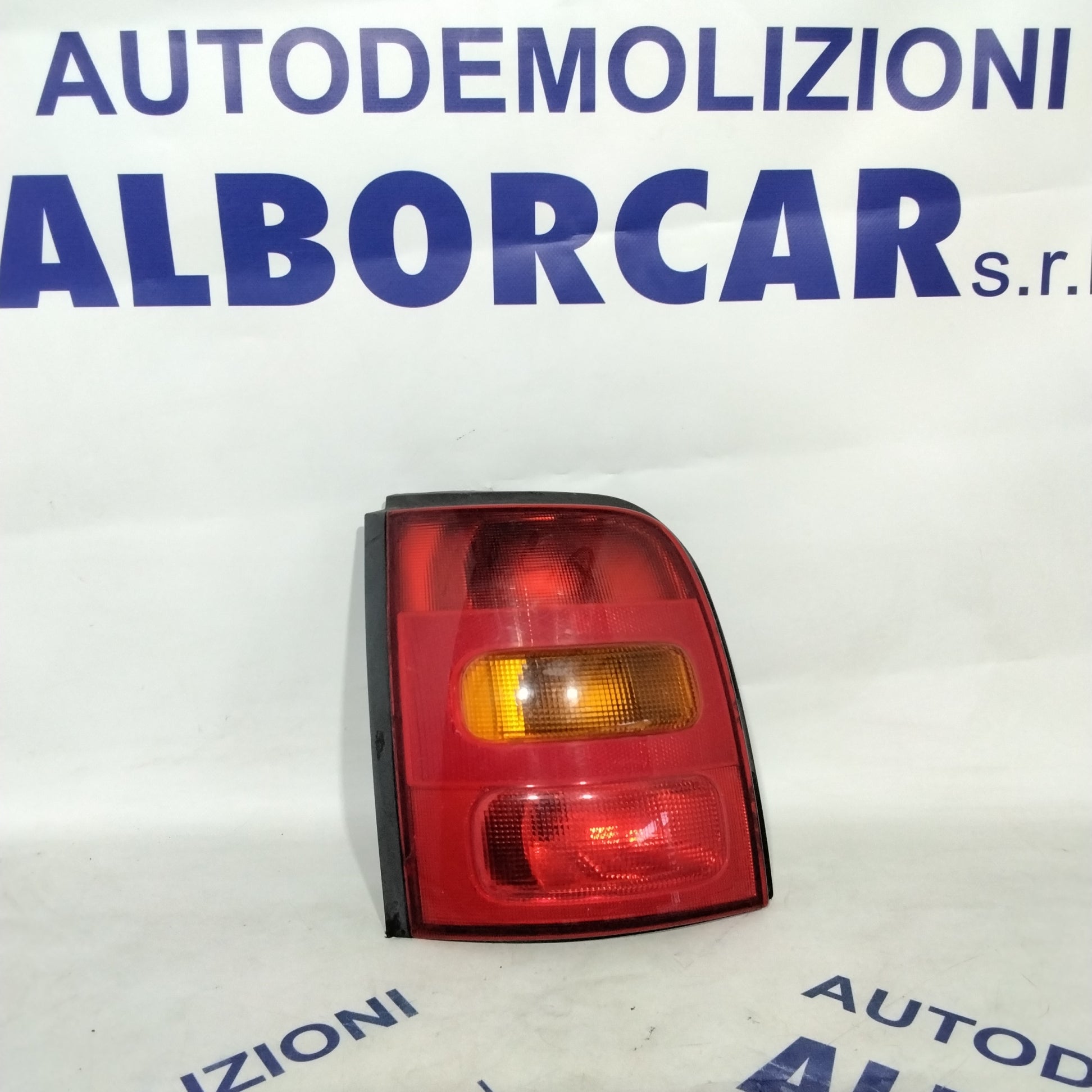 Right stop light Nissan Micra year 2001 (sf10p1)