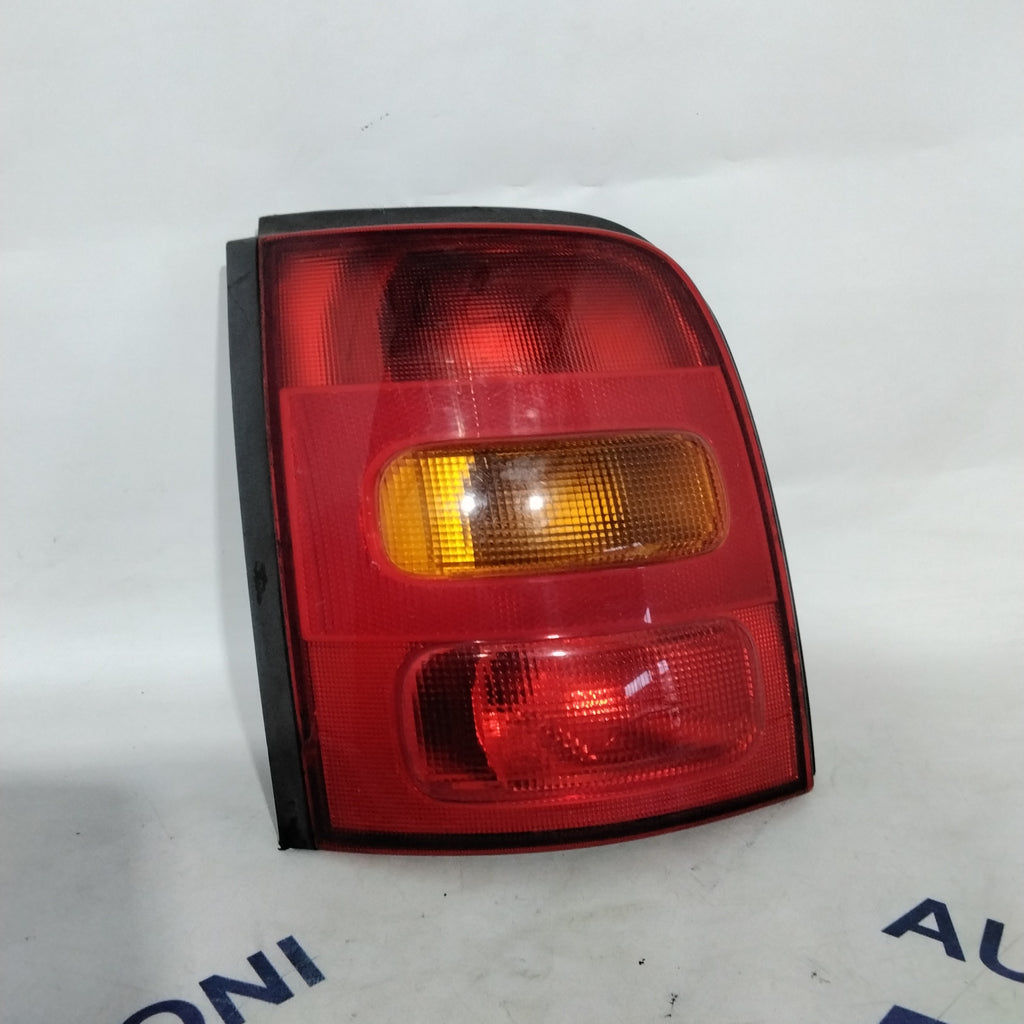Right stop light Nissan Micra year 2001 (sf10p1)